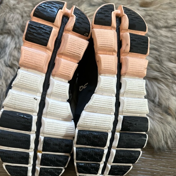 On cloud gently used inside the house on the treadmil - Picture 2 of 8